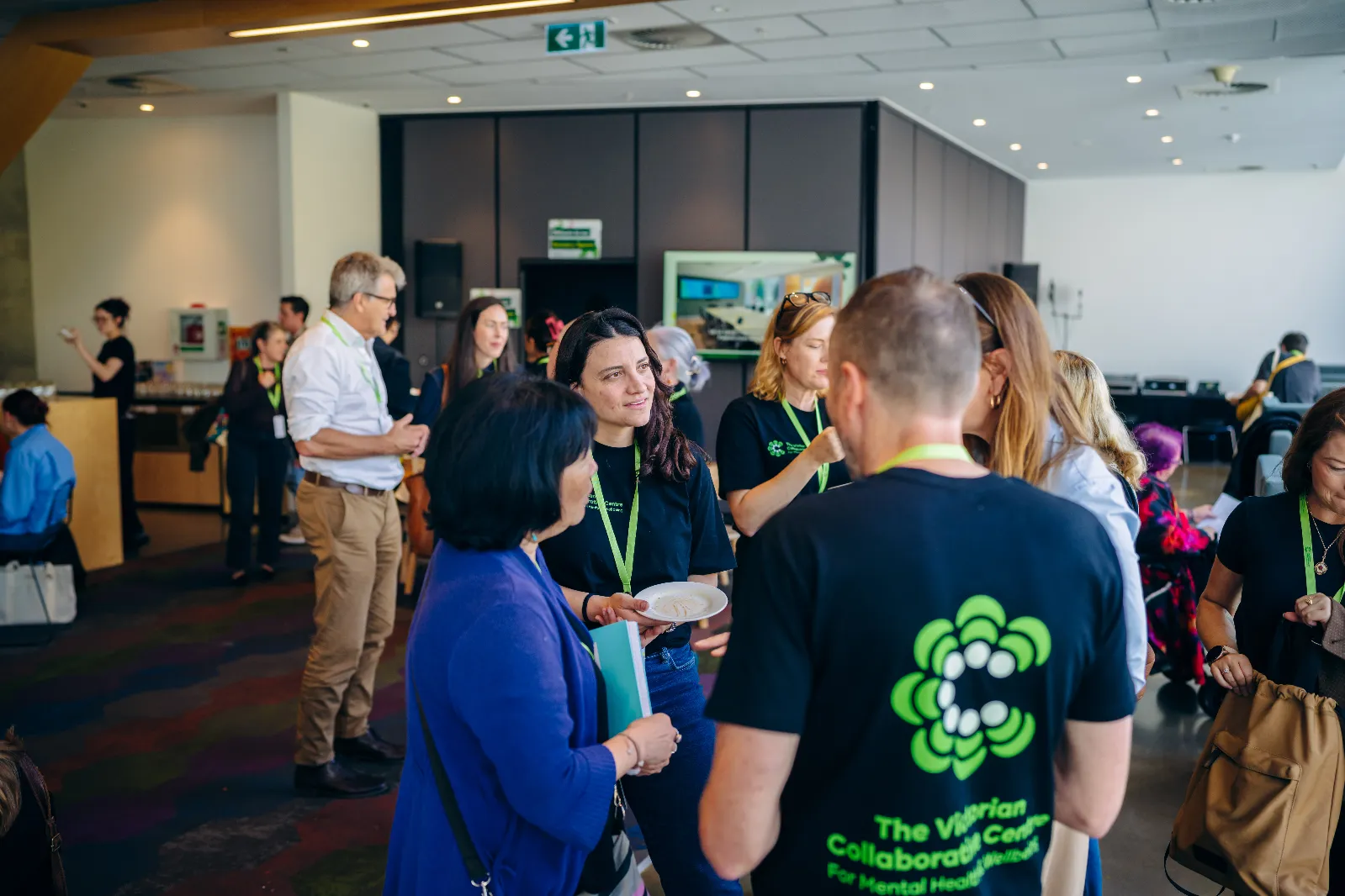 Guests networking (22)